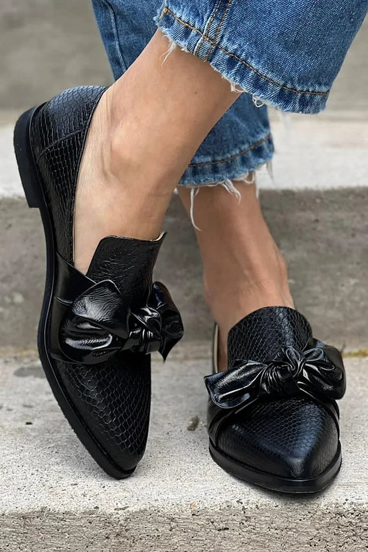 Georgia - Black Loafer With Shiny Bow