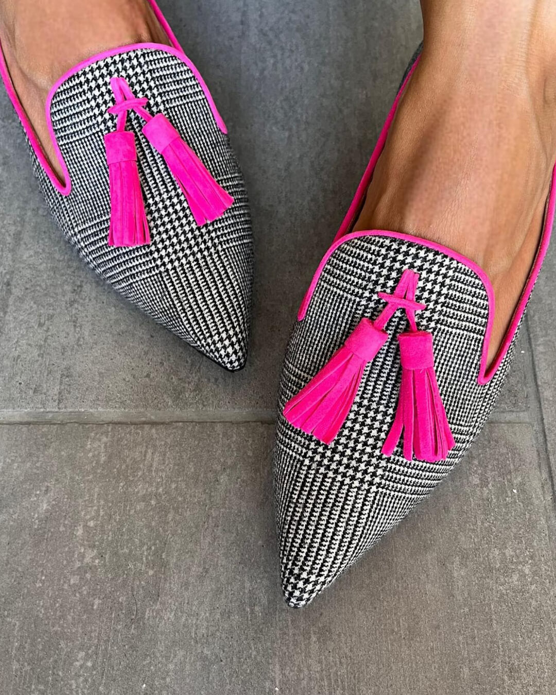 Zoe - Pointed Loafer With Fluo Fringes