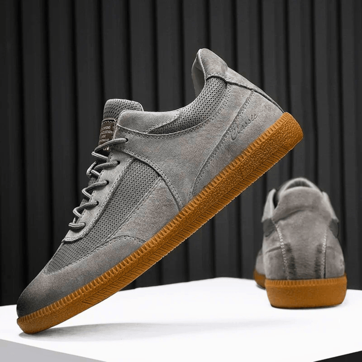 Endura Genuine Leather Sneaker